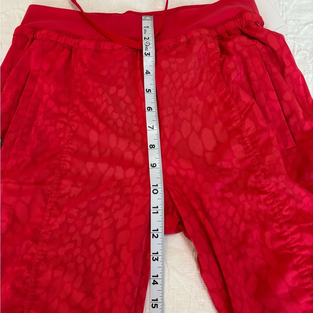 ATHLETA NWT Attitude Lined Texture Pant II in Serpentine Matador Red - Size 2 - Picture 9 of 12